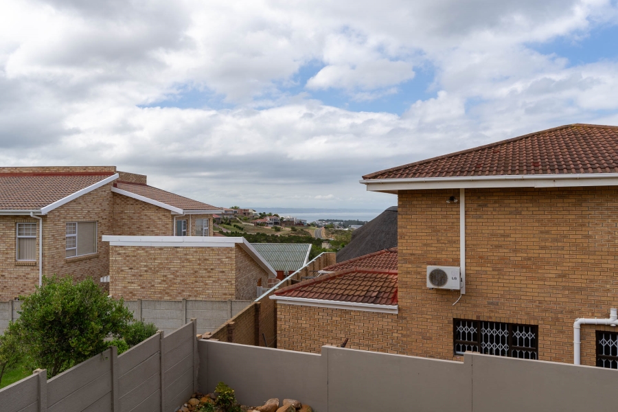 4 Bedroom Property for Sale in Menkenkop Western Cape